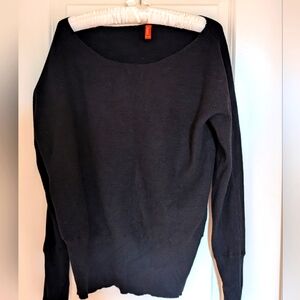 ☀️3/$25 Mix & Match☀️ Black off shoulder / boat neck sweater
